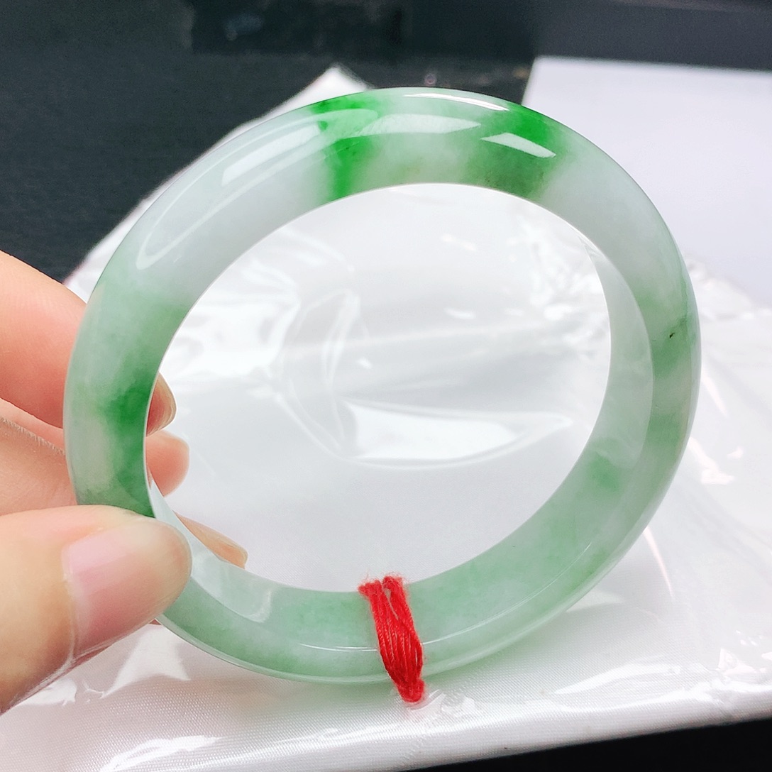 翡翠手镯未镶嵌正