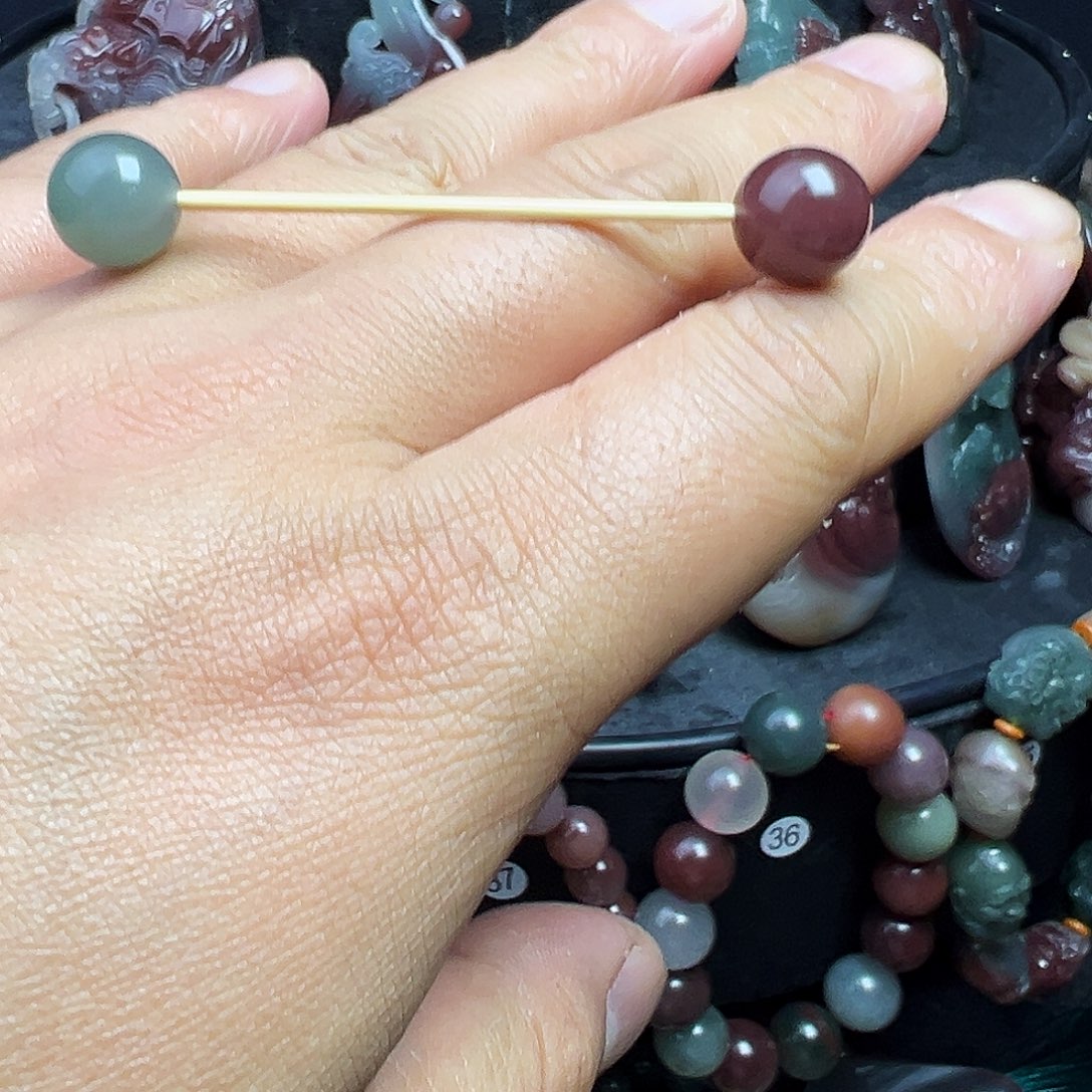 堕***麟玛瑙/玉髓未镶嵌秦紫玉