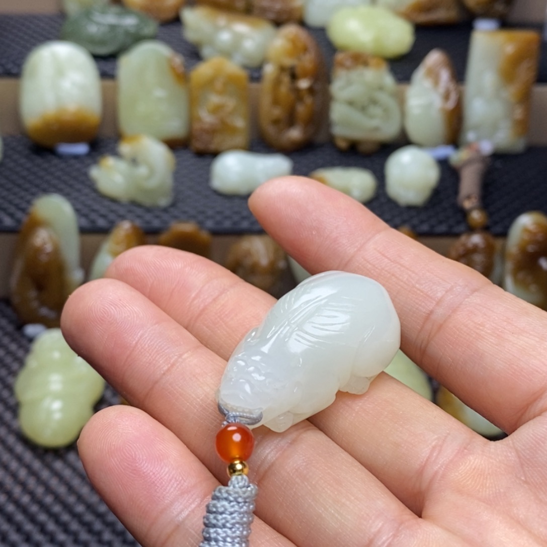 和田玉未镶嵌吊坠(不含链)