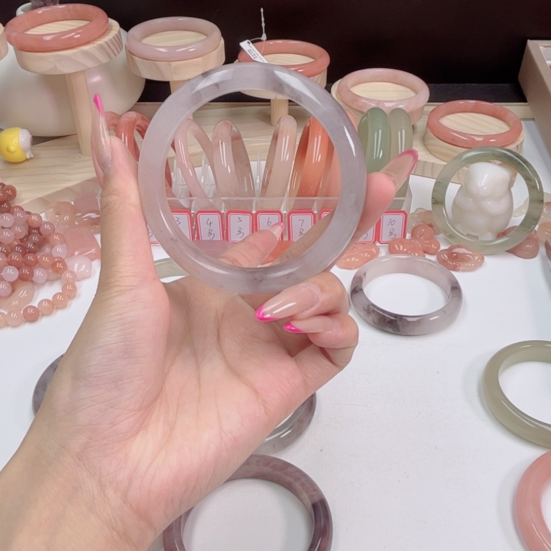 未镶嵌手镯石英质玉遇***?