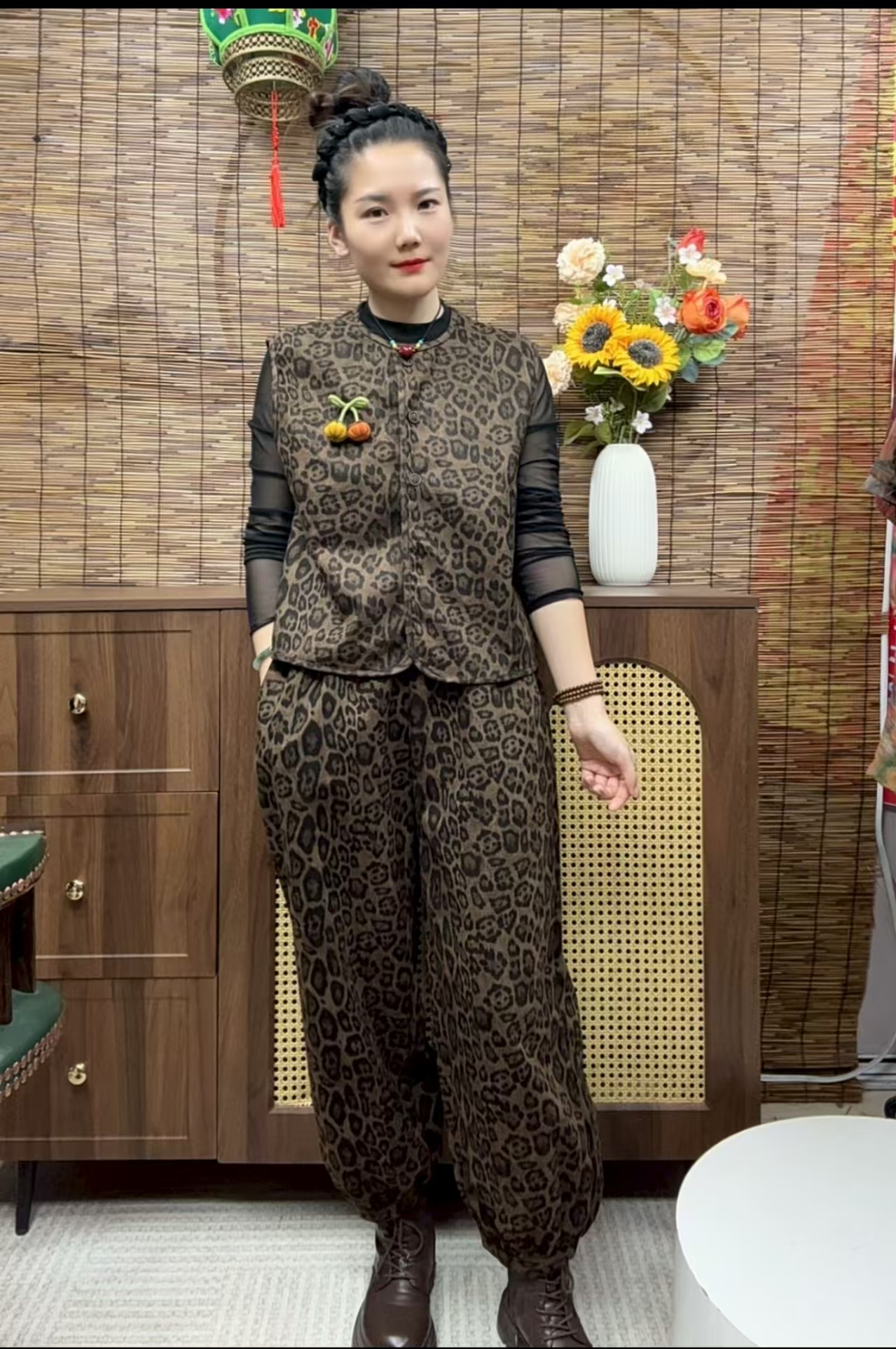 秋季女2025新款洋气宽松显瘦豹纹马甲灯笼裤两件套潮时尚套装