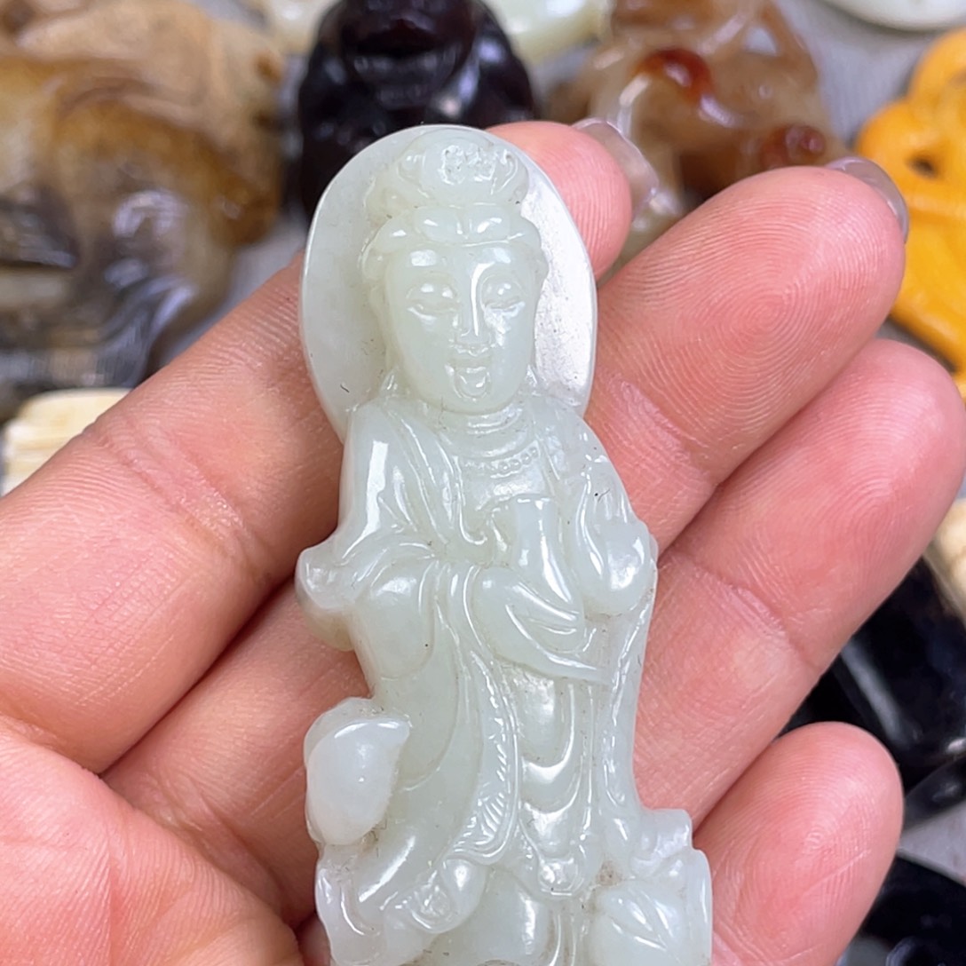 和田玉颈饰未镶嵌云***哥