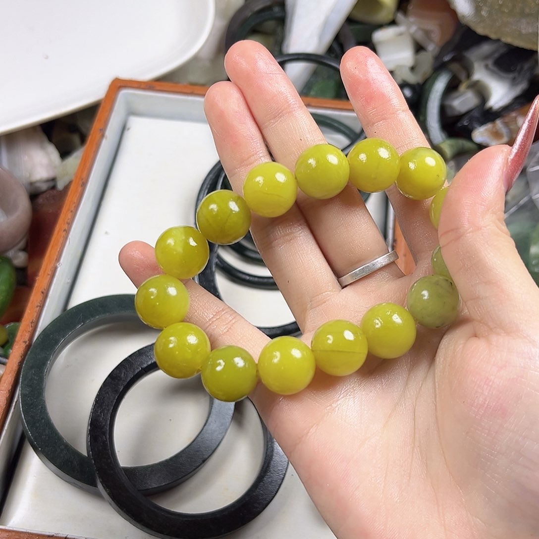 颈饰未镶嵌和田玉（糖玉）邓*印