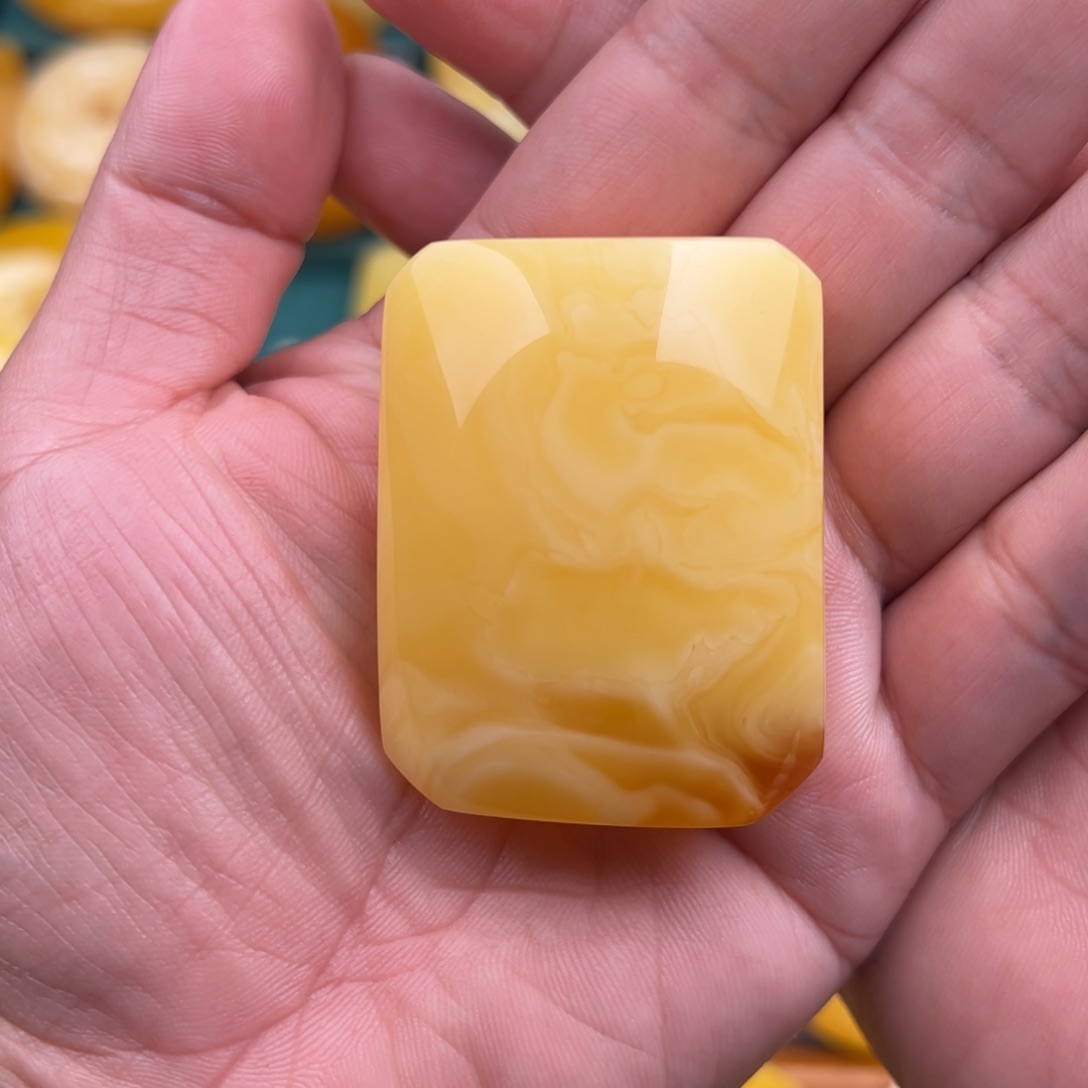 琥珀颈饰未镶嵌纯天然蜜蜡