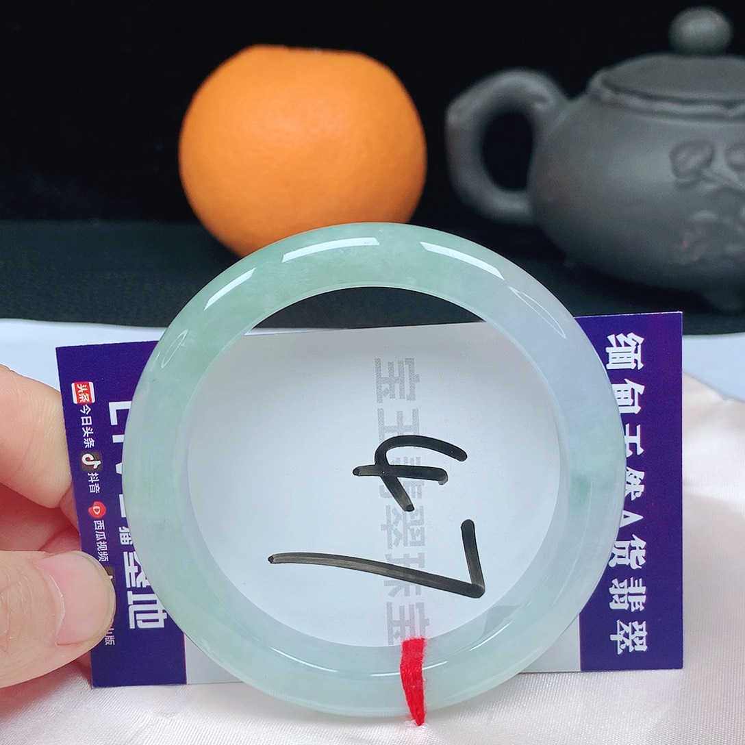 翡翠手镯未镶嵌54圈口