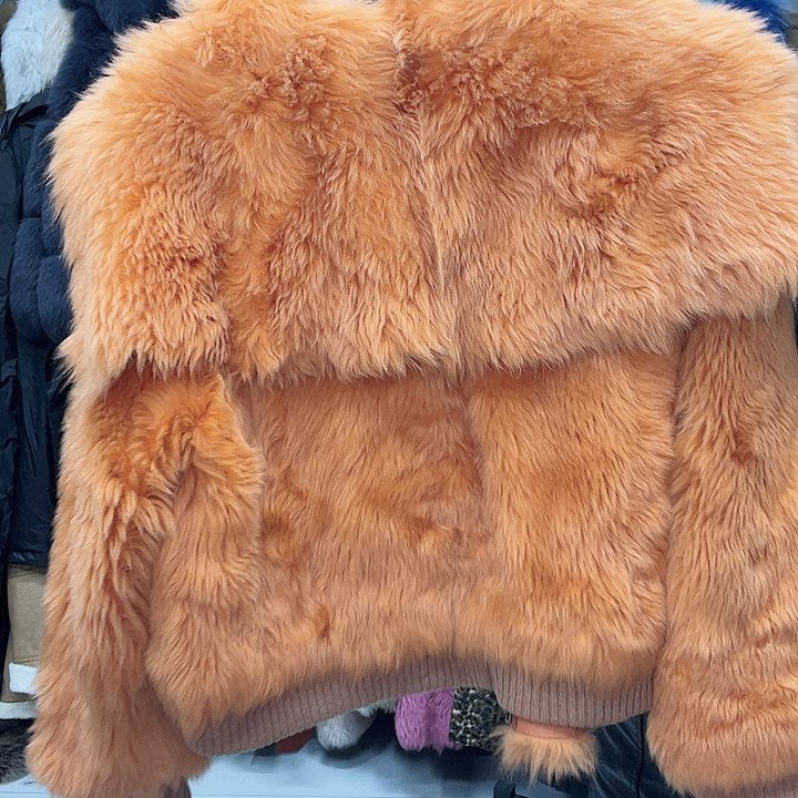 晓琳家服饰真毛皮毛一体