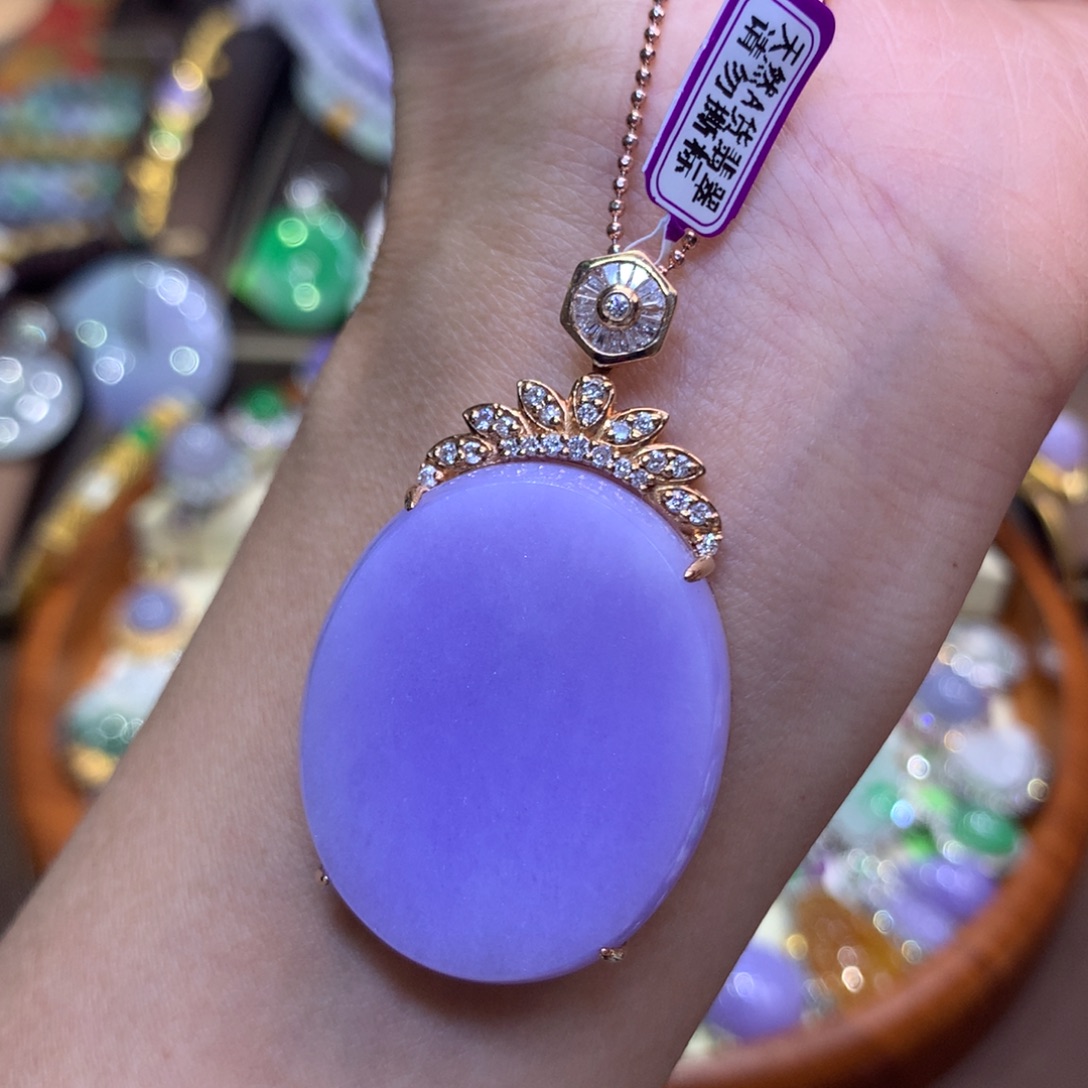 翡翠18K金镶嵌颈饰