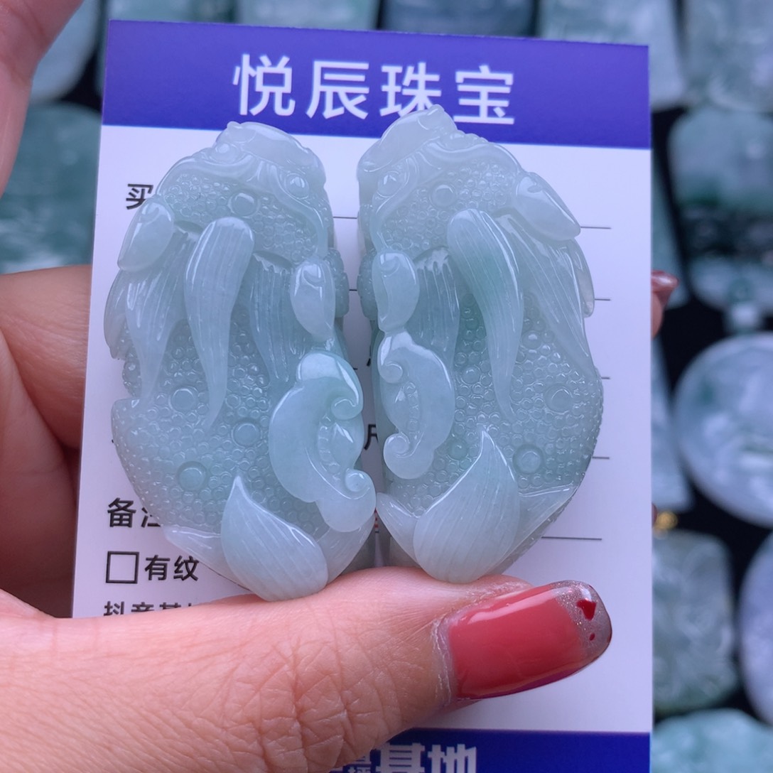 翡翠颈饰未镶嵌翡翠貔貅