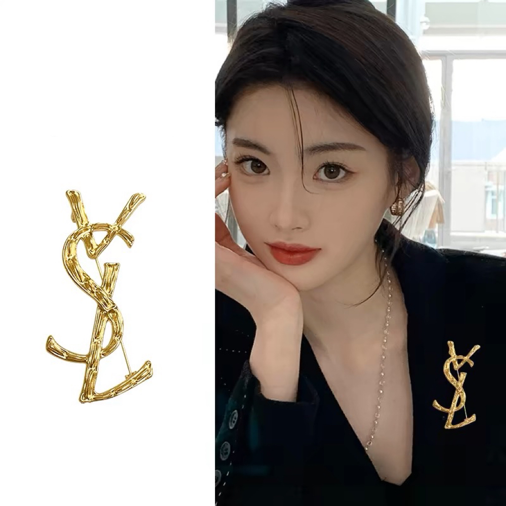 铜合金胸针 创意字母金色胸针女独特设计感小众大衣高档奢华气质