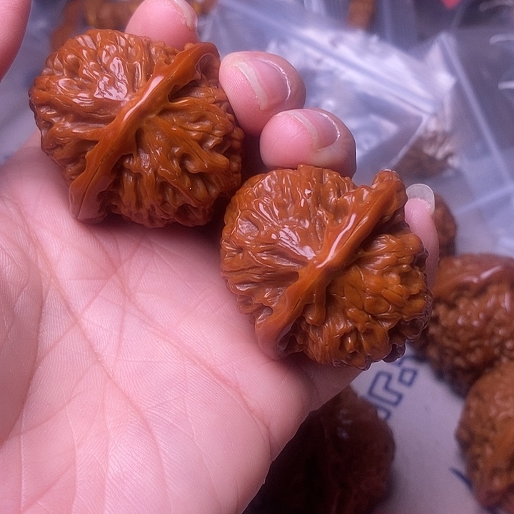 C****文玩核桃吊坠狮子