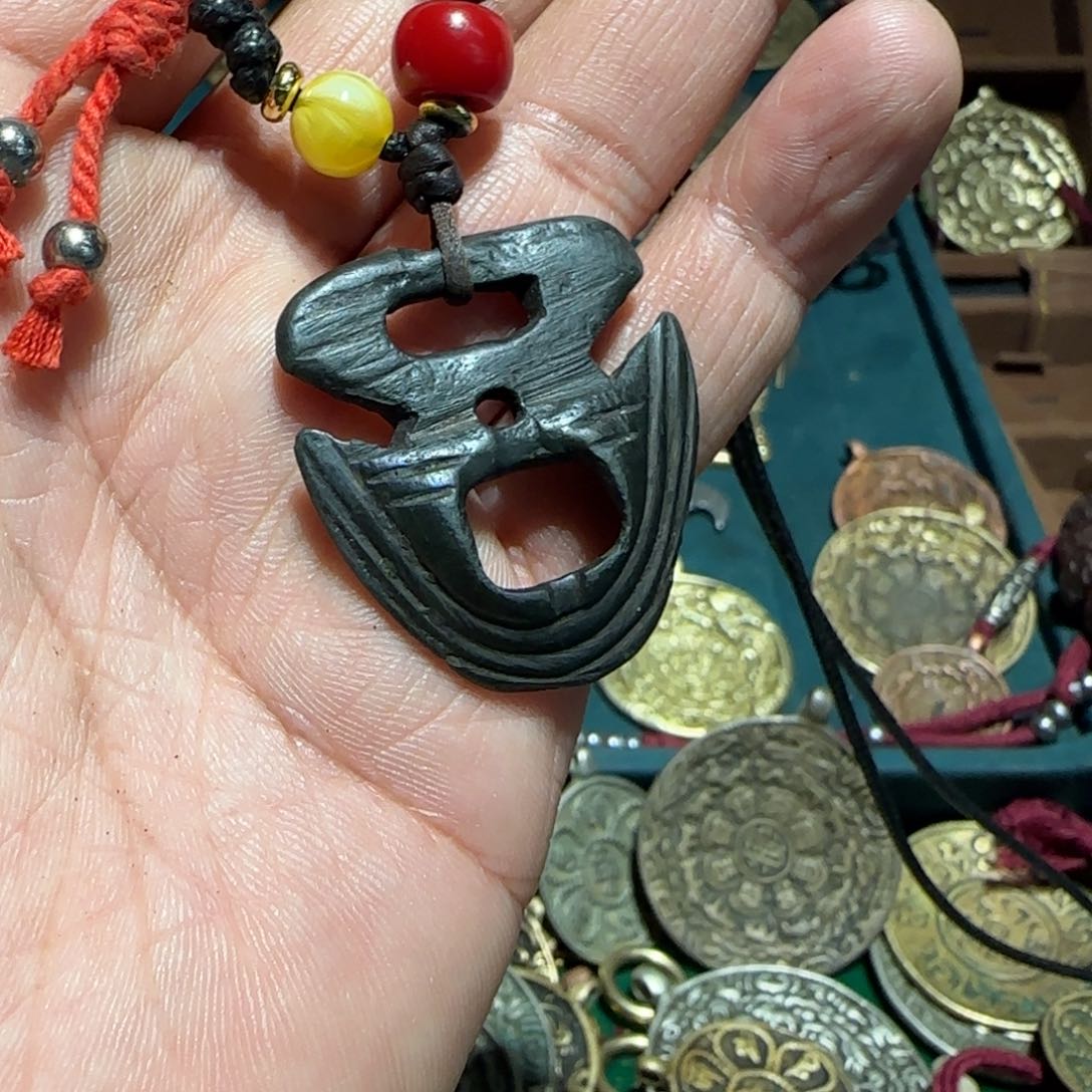 新****定天铁藏传老钱袋扣子