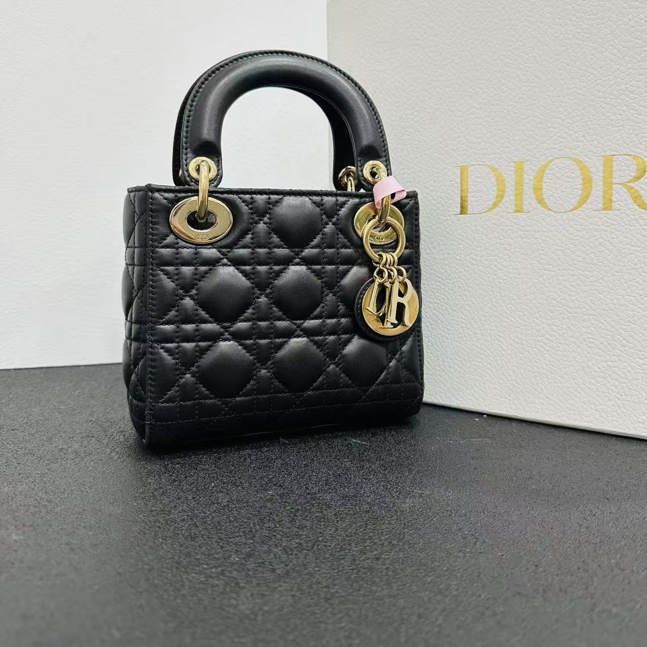 未使用 DIOR/迪奥 壹所/迪奥 三格戴妃 羊皮黑金斜挎包闲置 元旦