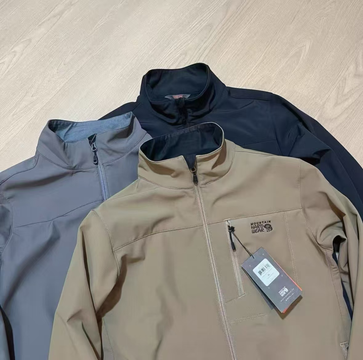 Mountain Hardwear山浩防风软壳冲锋衣