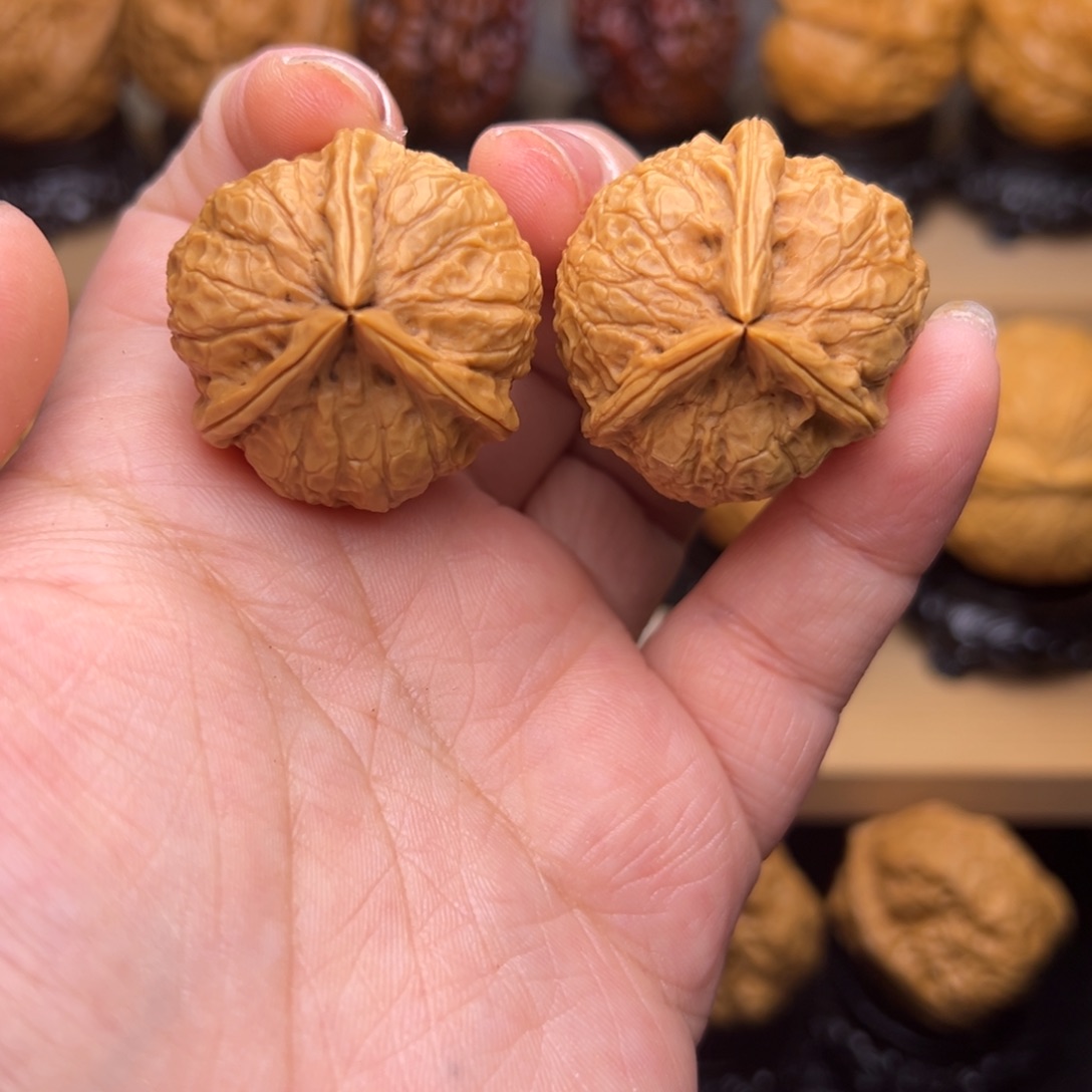 文玩核桃吊坠6z-------32尺32克