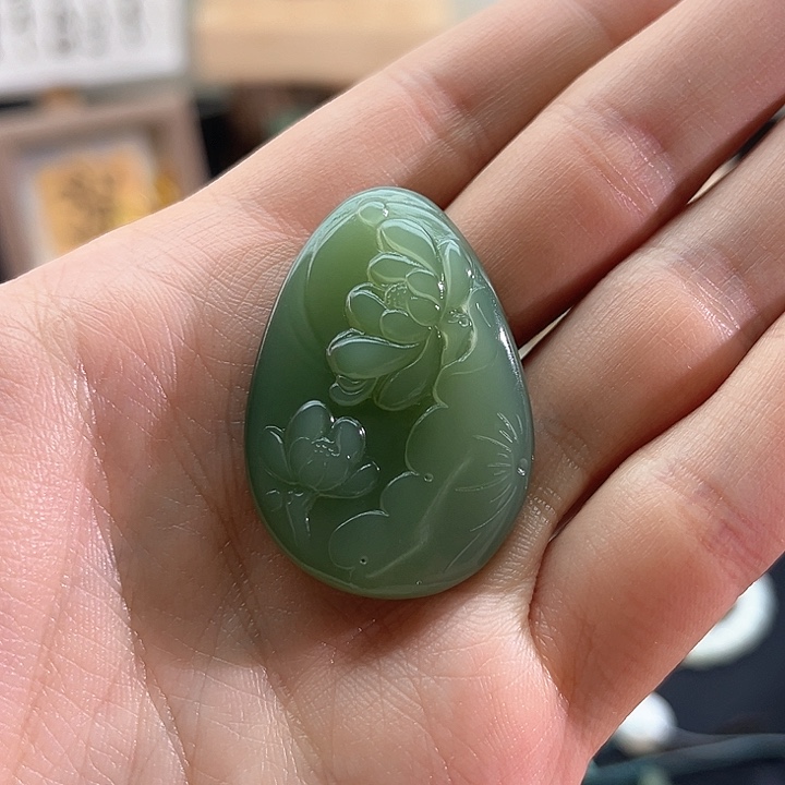 和田玉颈饰未镶嵌碧玉粉青-微猫-双生莲-吊坠