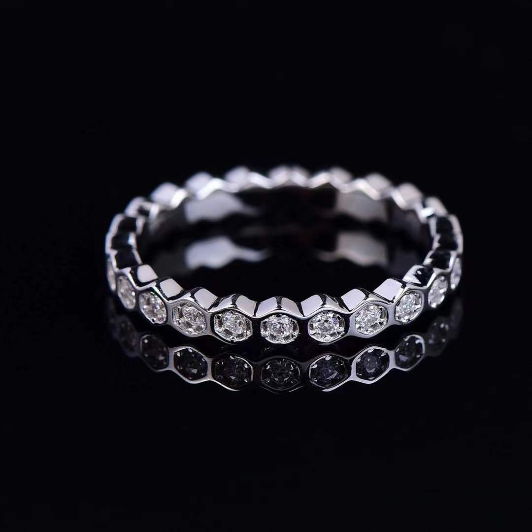  《D·R甄选》A1-05蜂巢排戒0.1CT戒指