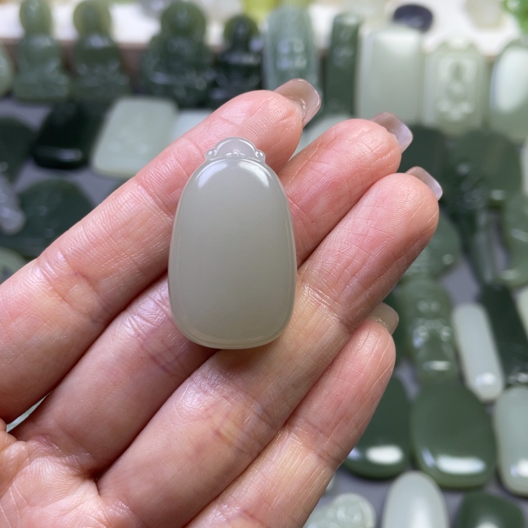 和田玉颈饰未镶嵌X****E