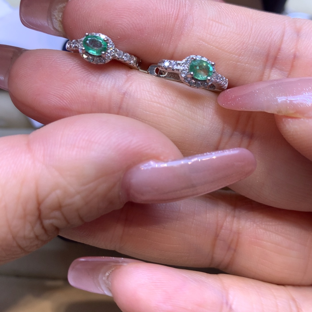 银S925镶嵌耳饰祖母绿