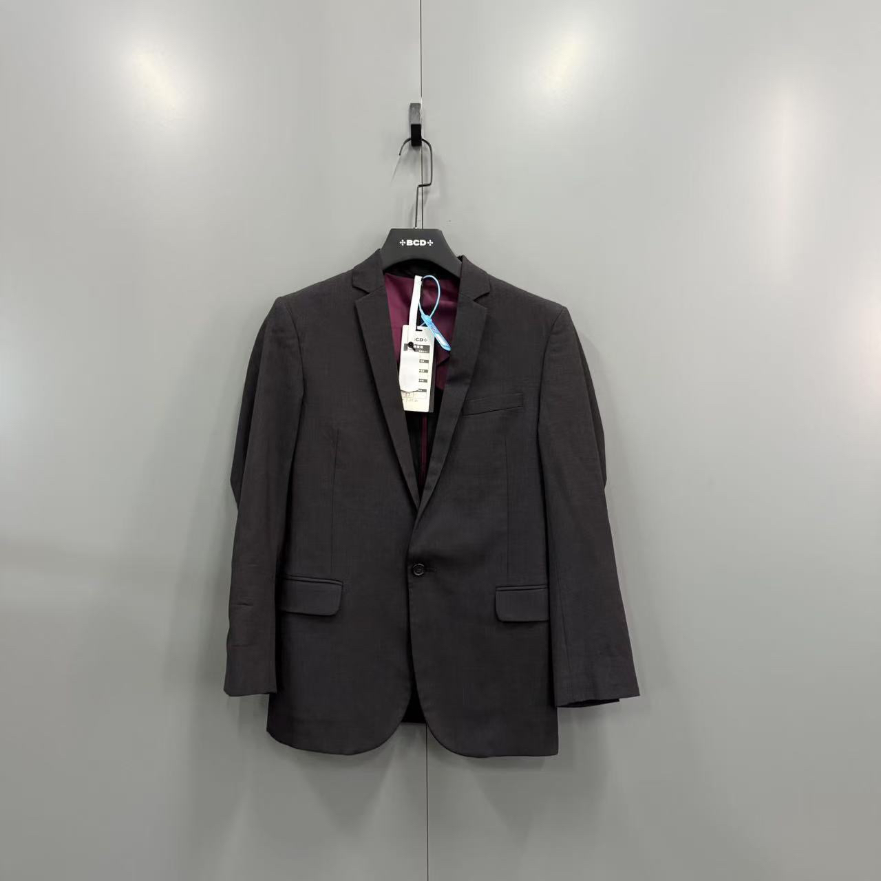 95新  （bb）123 DSQUARED2 纯色翻领西服 44码