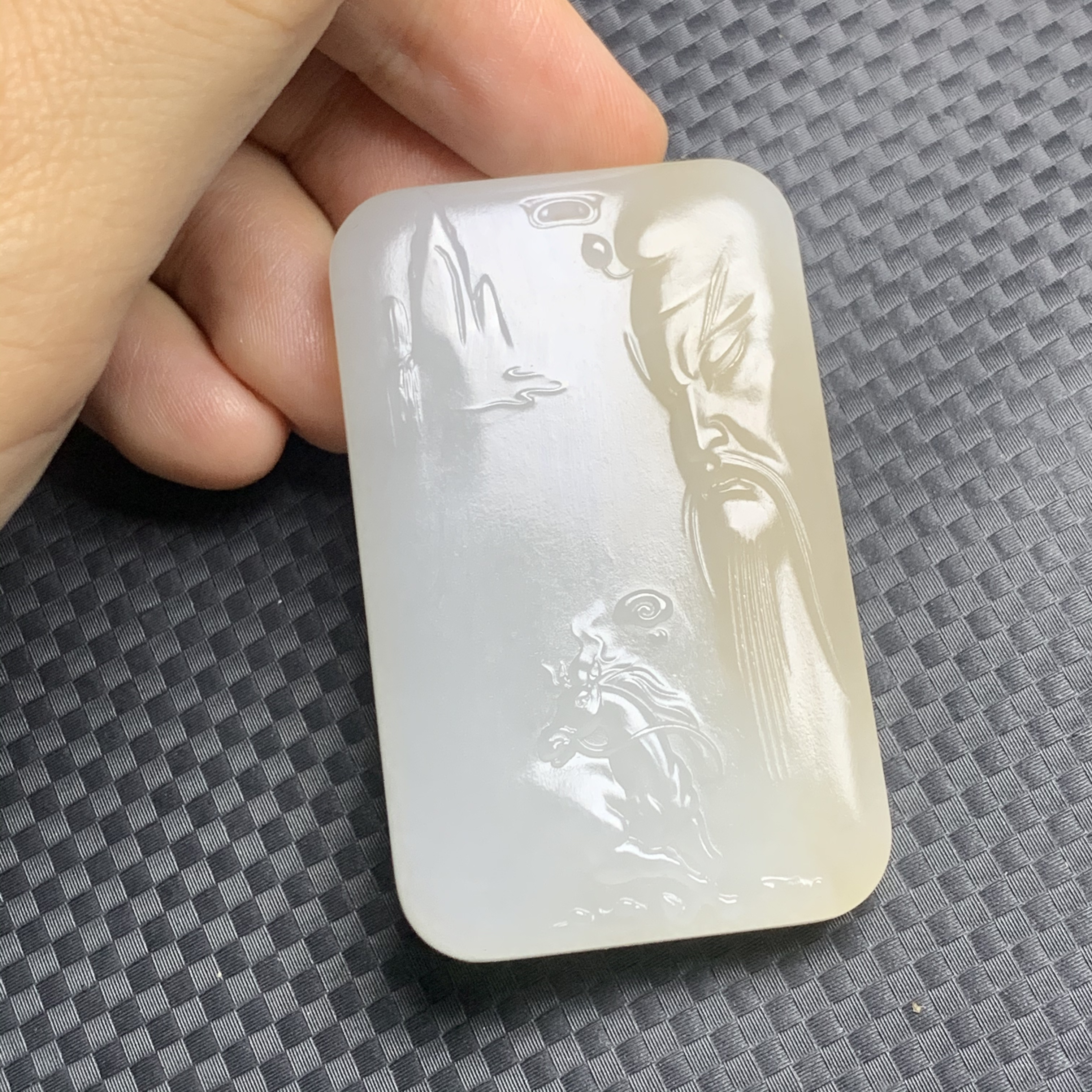 和田玉冰底藕粉俏色巧雕双色关公牌子