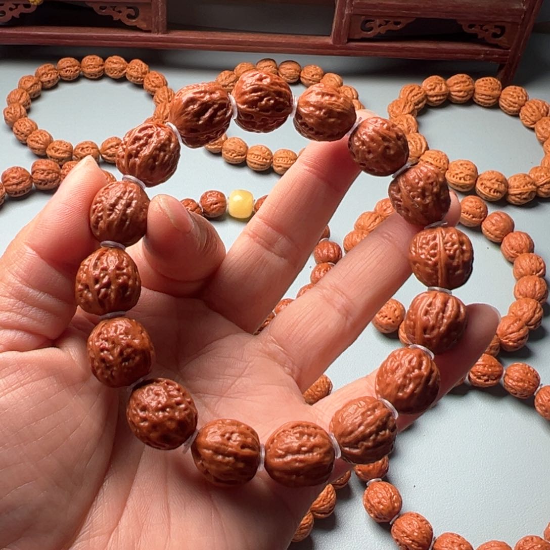 文玩核桃吊坠活**比野生小核桃