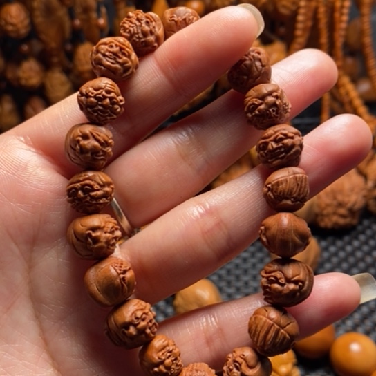 橄榄核吊坠桃罗汉