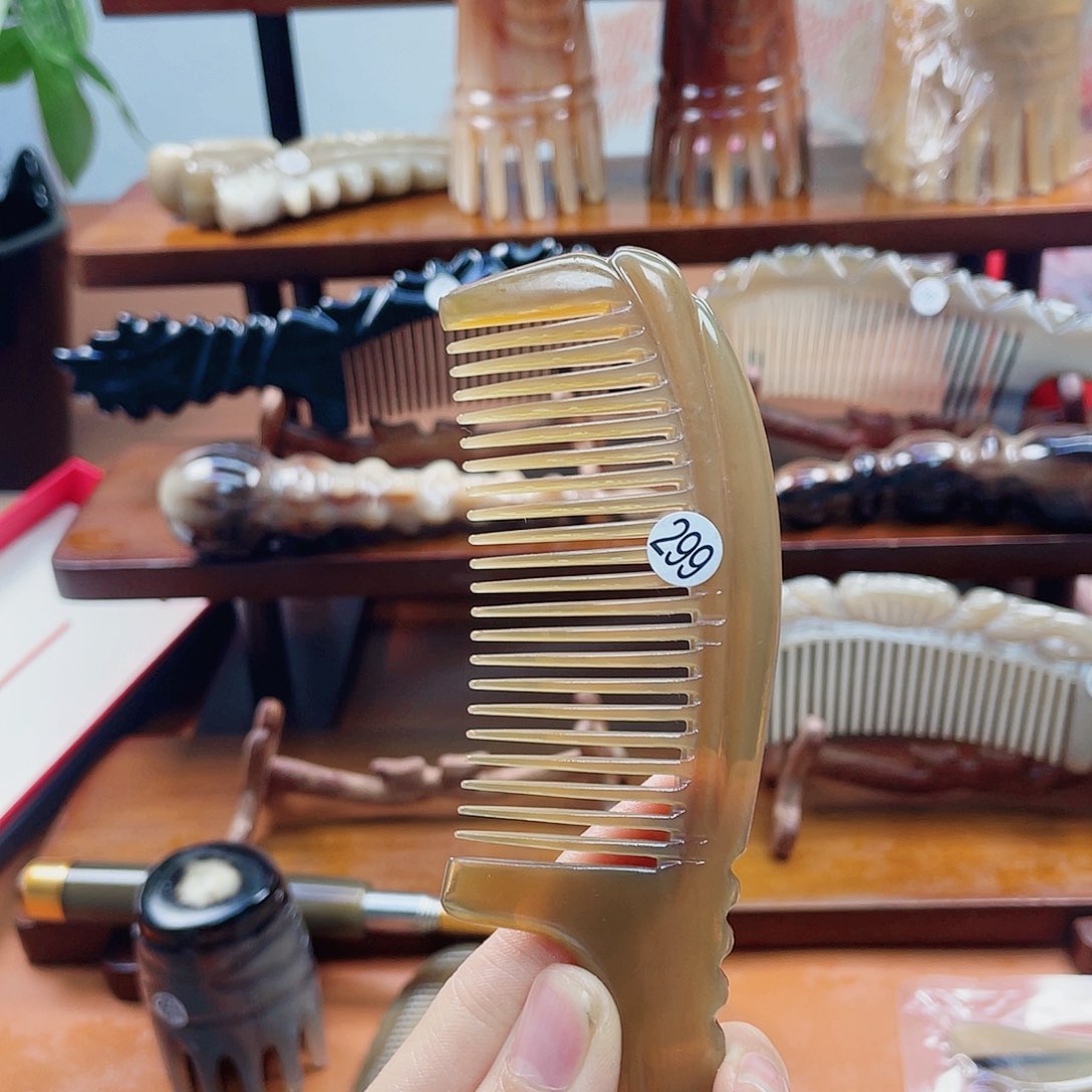 纯手工制作牛角梳299