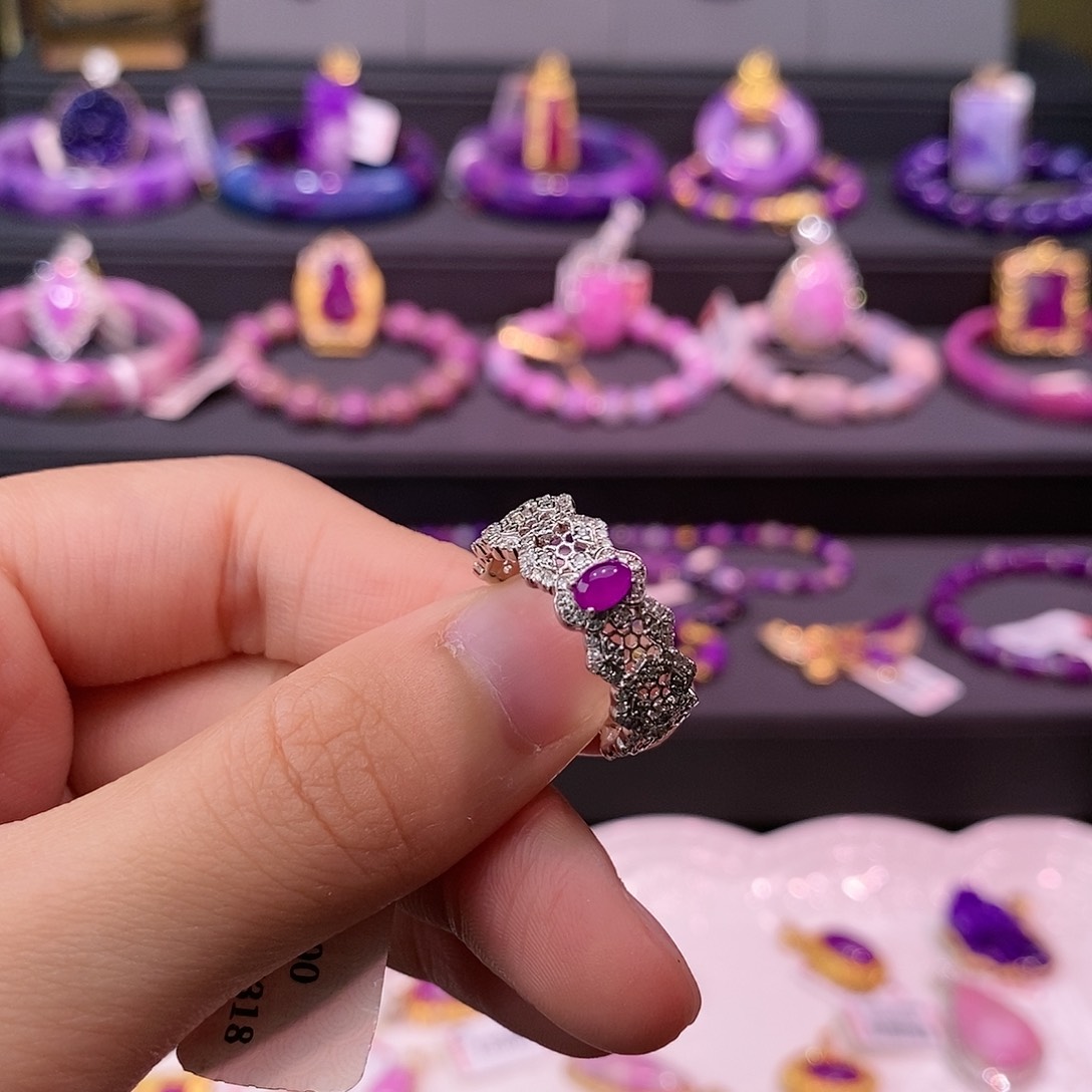 苏纪石（舒俱来）18K金镶嵌戒指