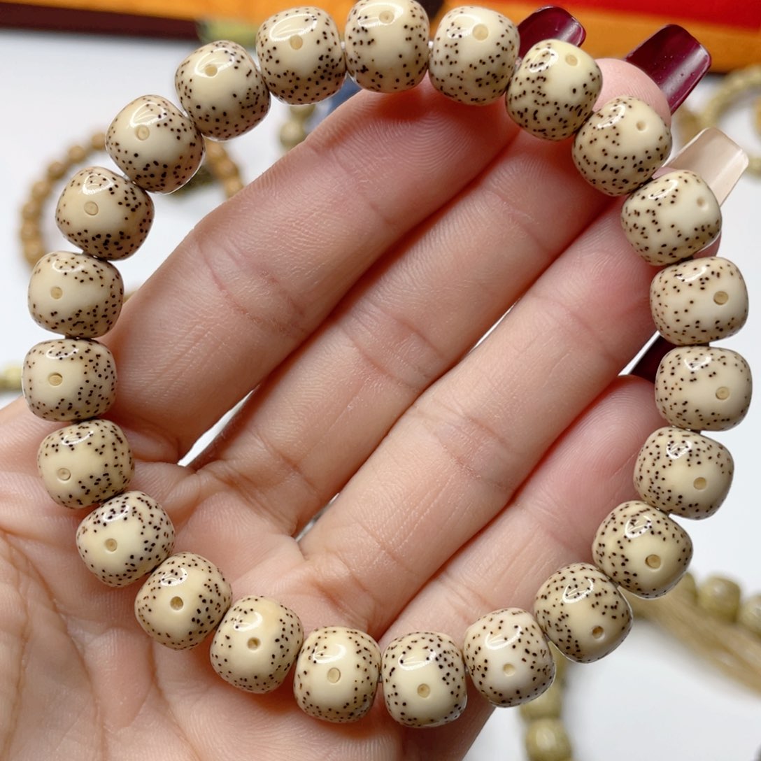 星月菩提吊坠原生态顺白火烧云大眼睛卡10