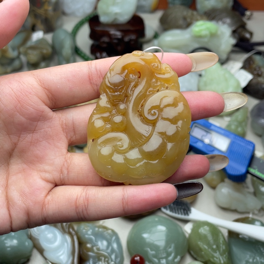 和田玉未镶嵌颈饰