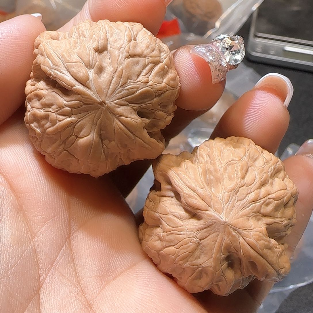 文玩核桃吊坠松****?37.8铁锤全