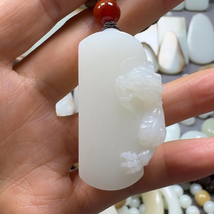 和田玉颈饰未镶嵌