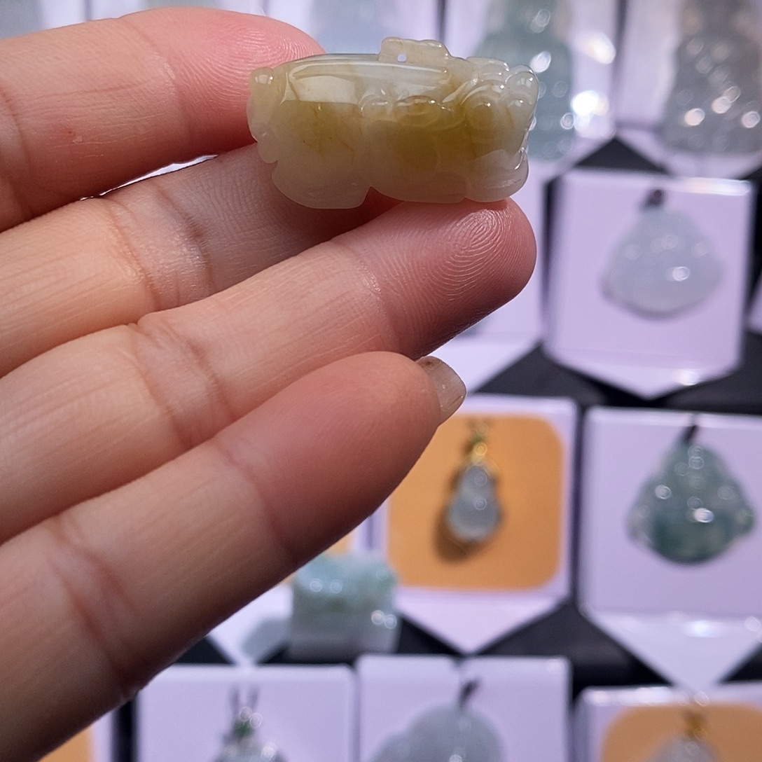 翡翠银S925镶嵌颈饰貔貅