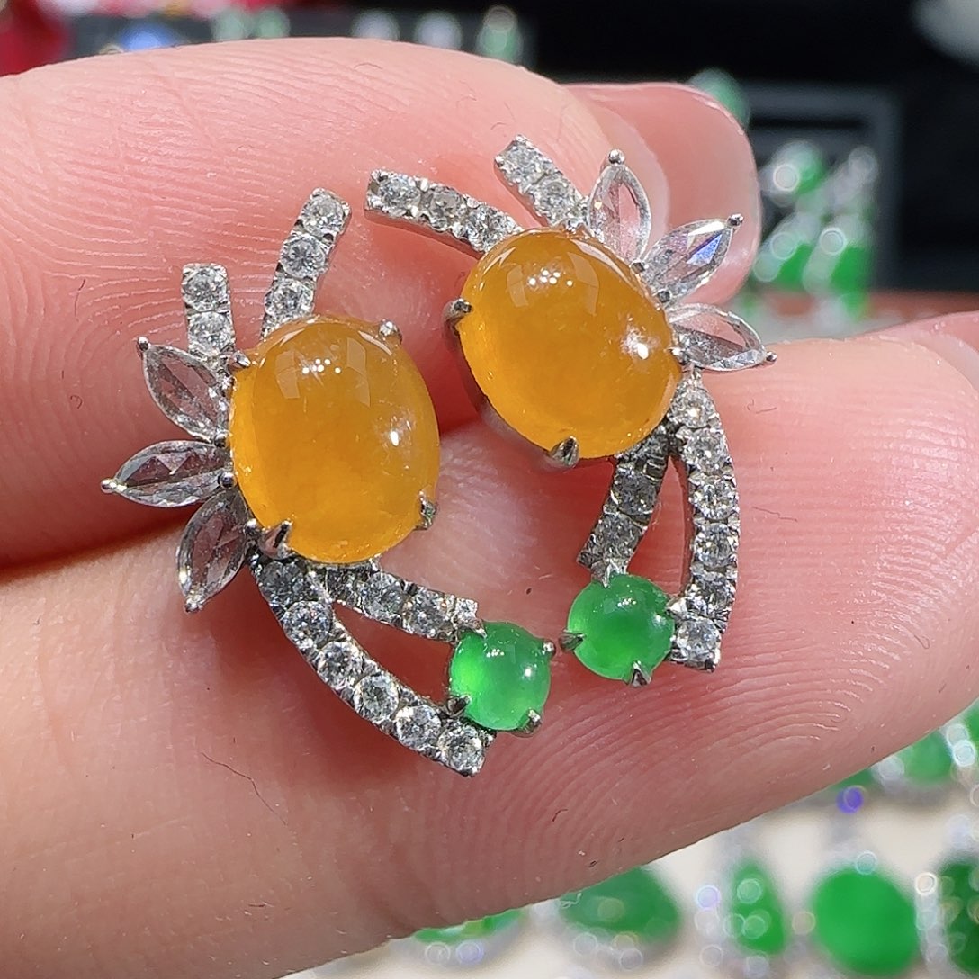 翡翠吊坠(不含链)18K金镶嵌