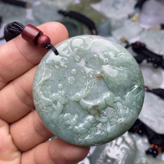 翡翠未镶嵌颈饰翡翠