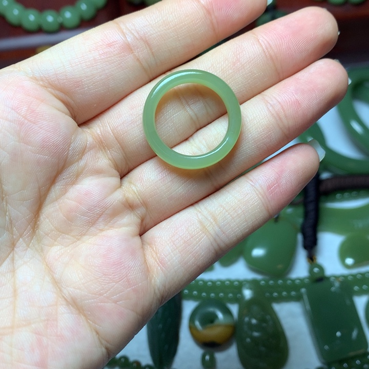 岫岩河磨玉（透闪石质玉）未镶嵌颈饰