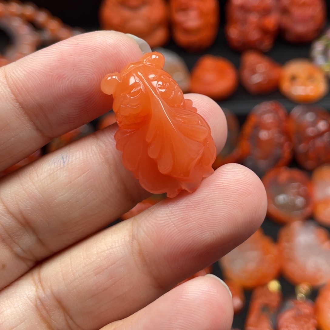 南红玛瑙未镶嵌鱼