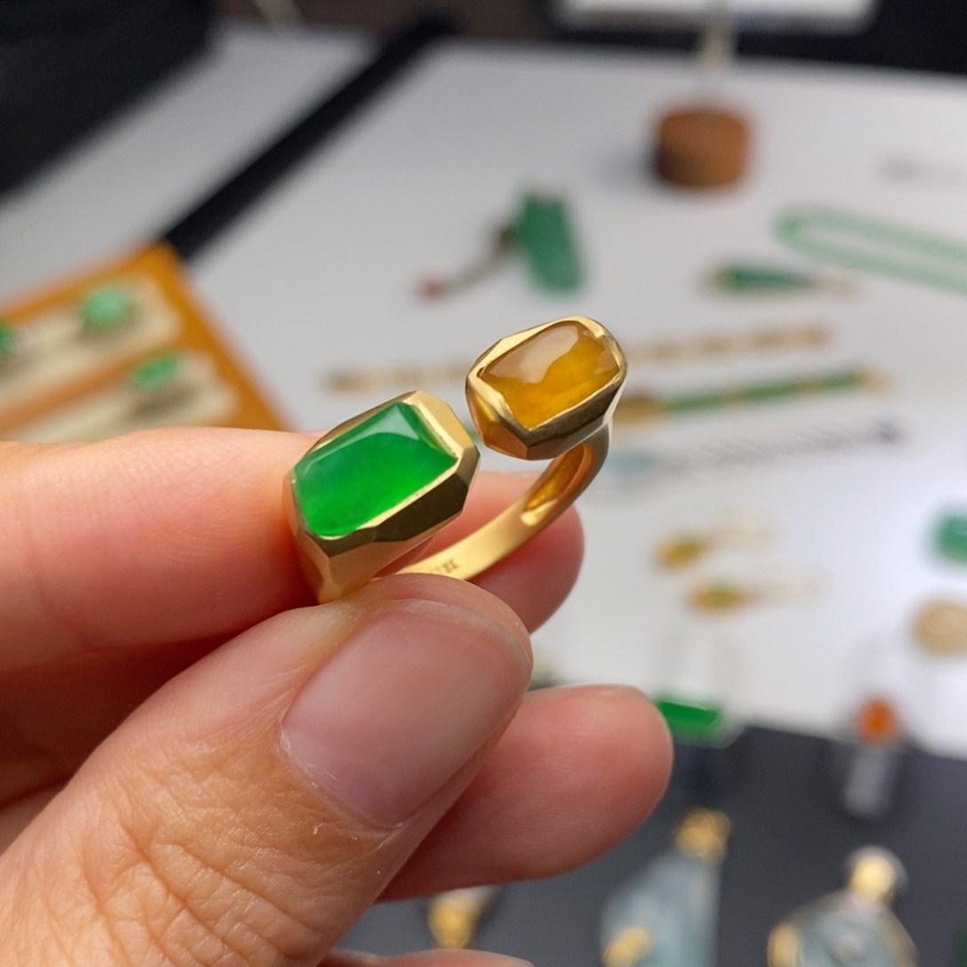 定制翡翠18K金镶嵌    双色时光