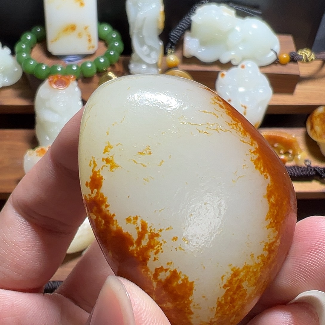 大***石和田玉未镶嵌颈饰