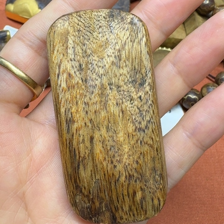 大叶紫檀（黑酸枝木类）