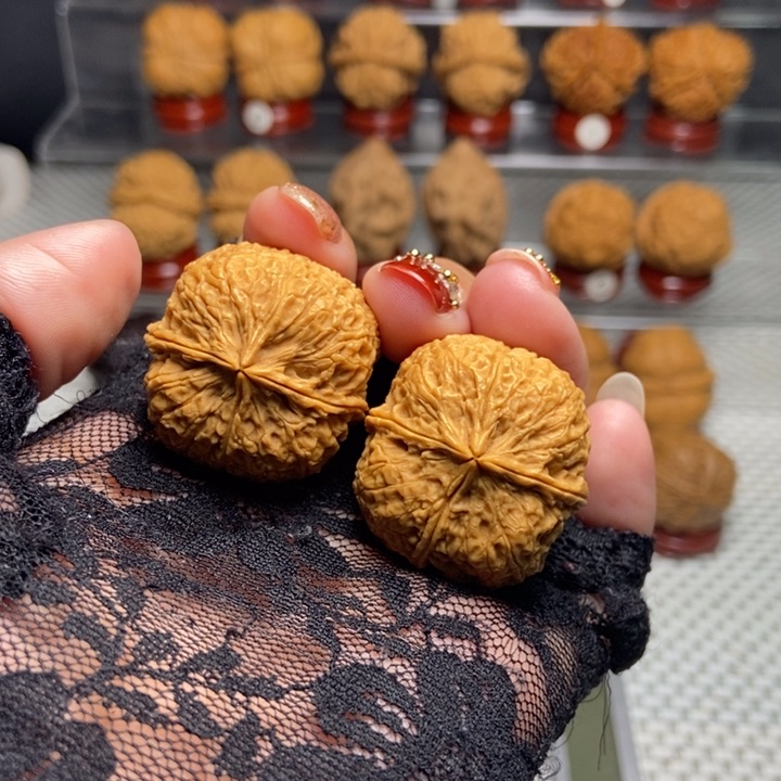 文玩核桃把件密石四棱37