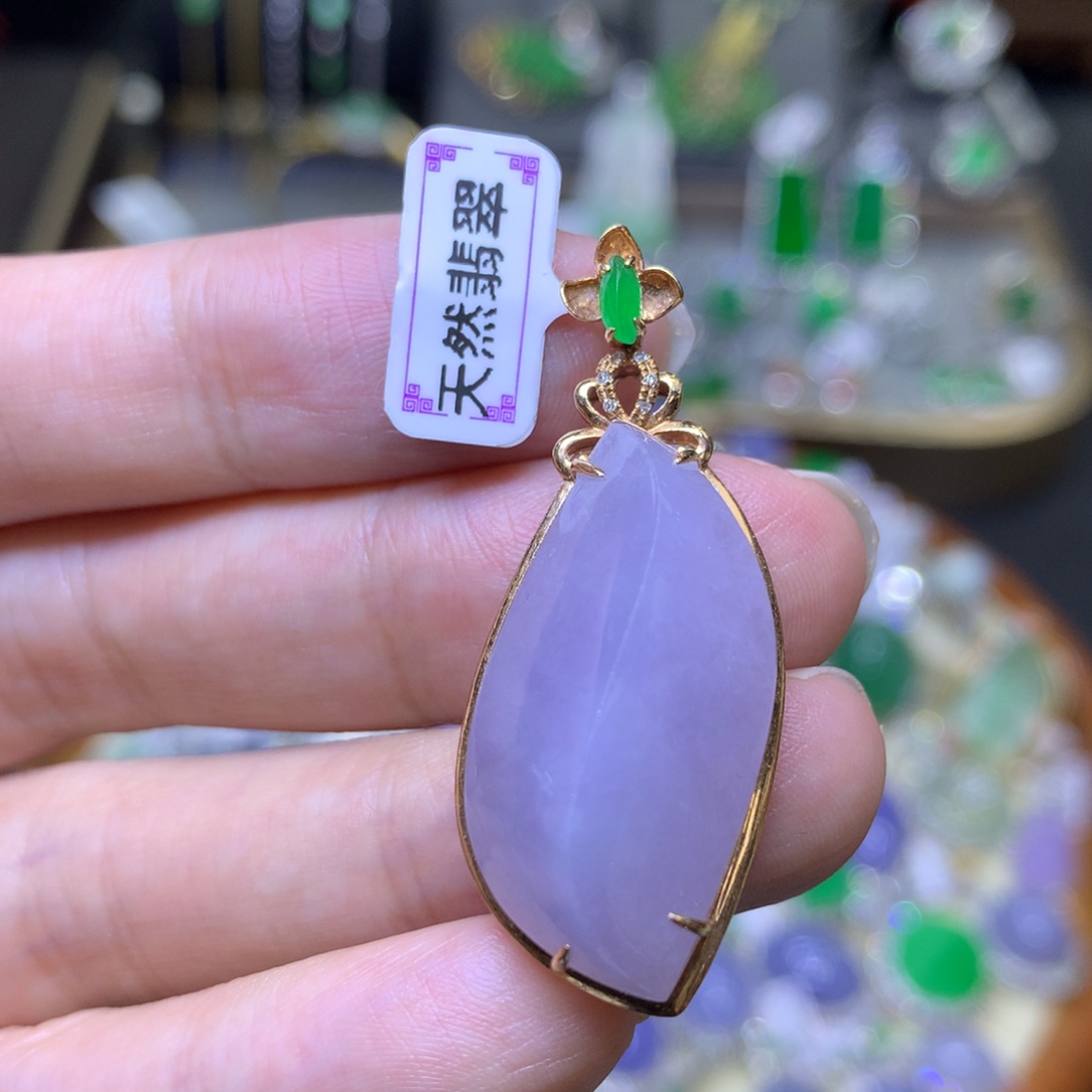 翡翠18K金镶嵌颈饰翡翠吊坠项链