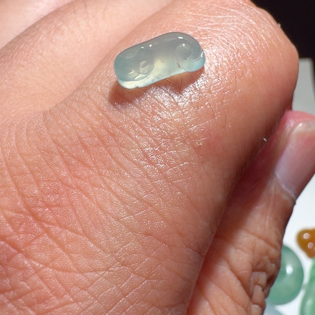 定制翡翠未镶嵌天然翡翠猫