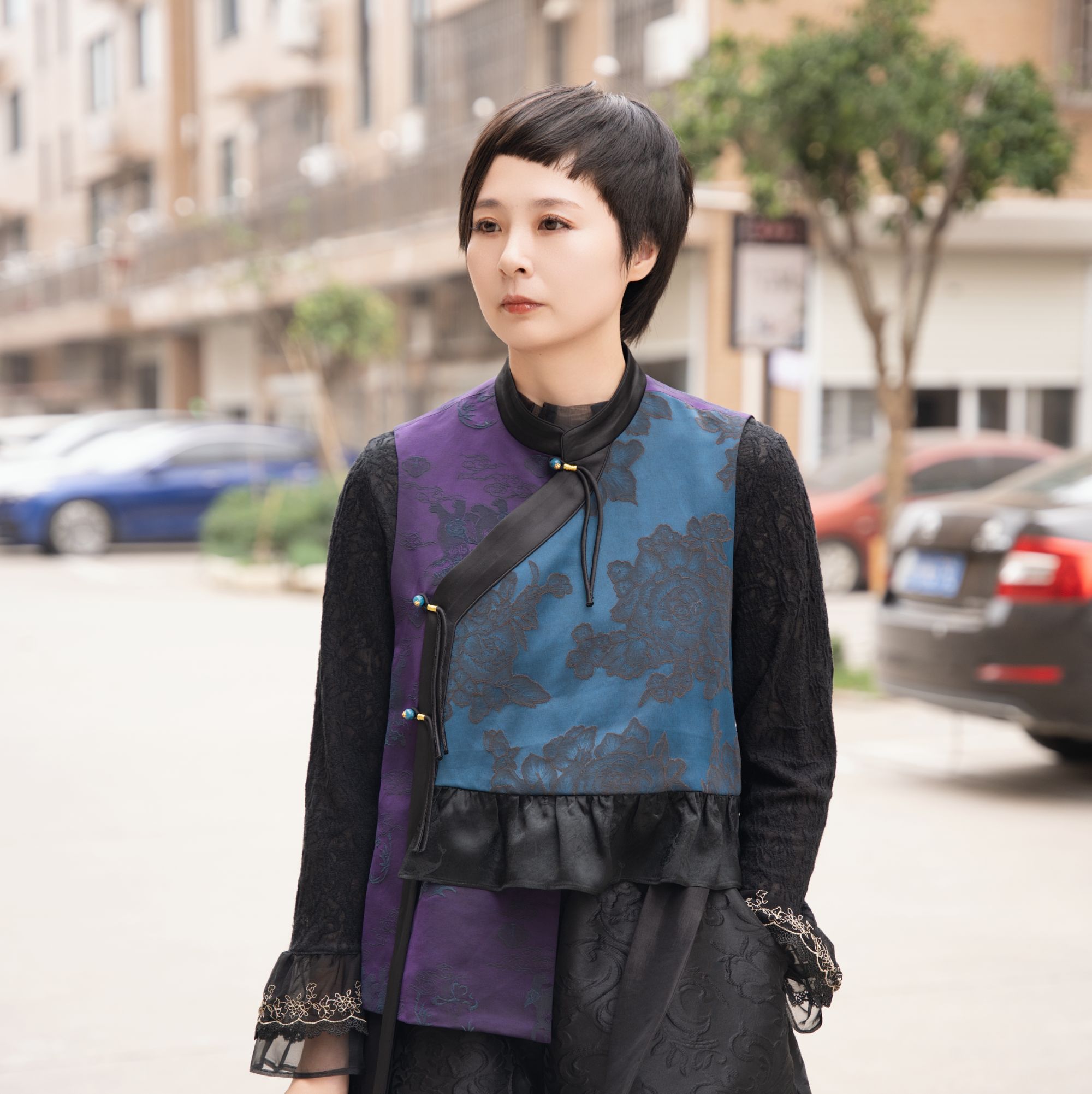 小董服饰2025079新款百搭潮流新中式马甲时尚通勤