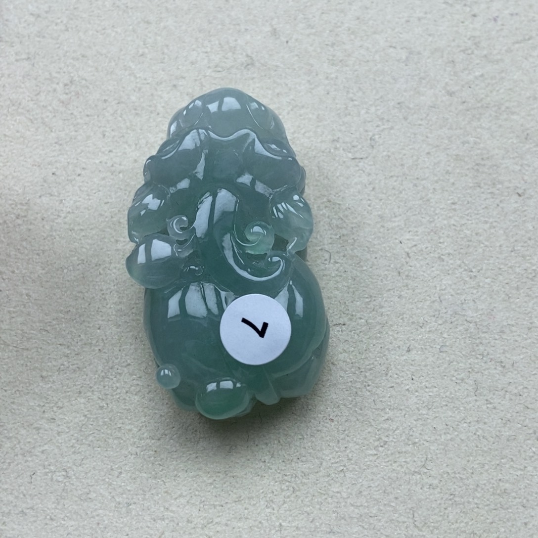 翡翠未镶嵌颈饰如意貔貅吊坠