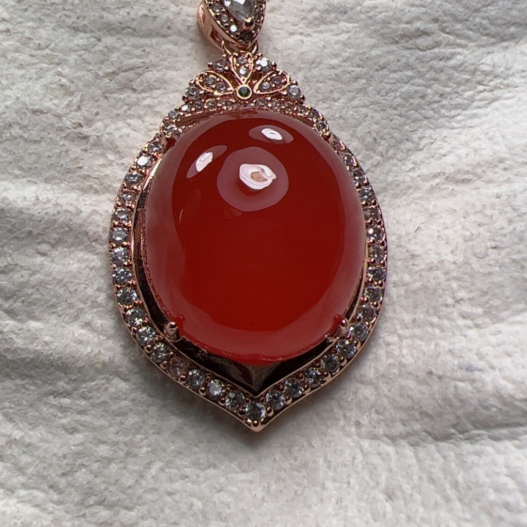 南红玛瑙吊坠合金