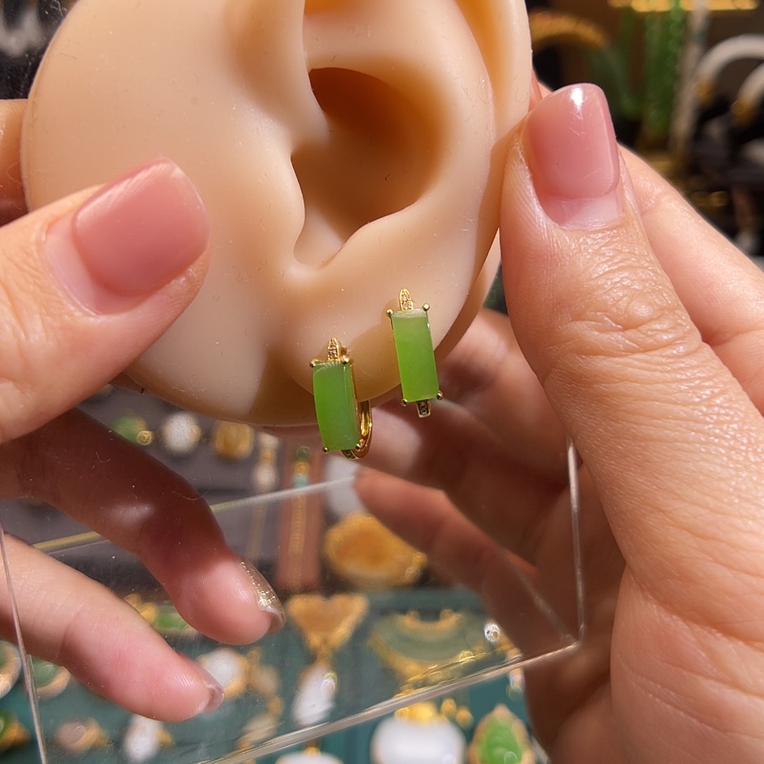 和田玉耳饰18K金镶嵌