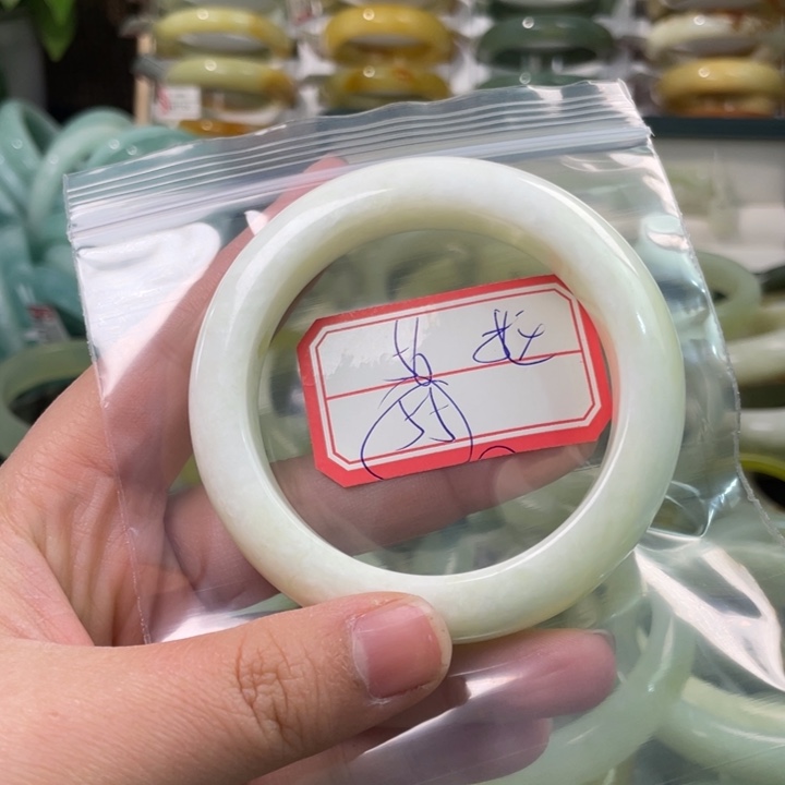 未镶嵌岫玉手链手镯