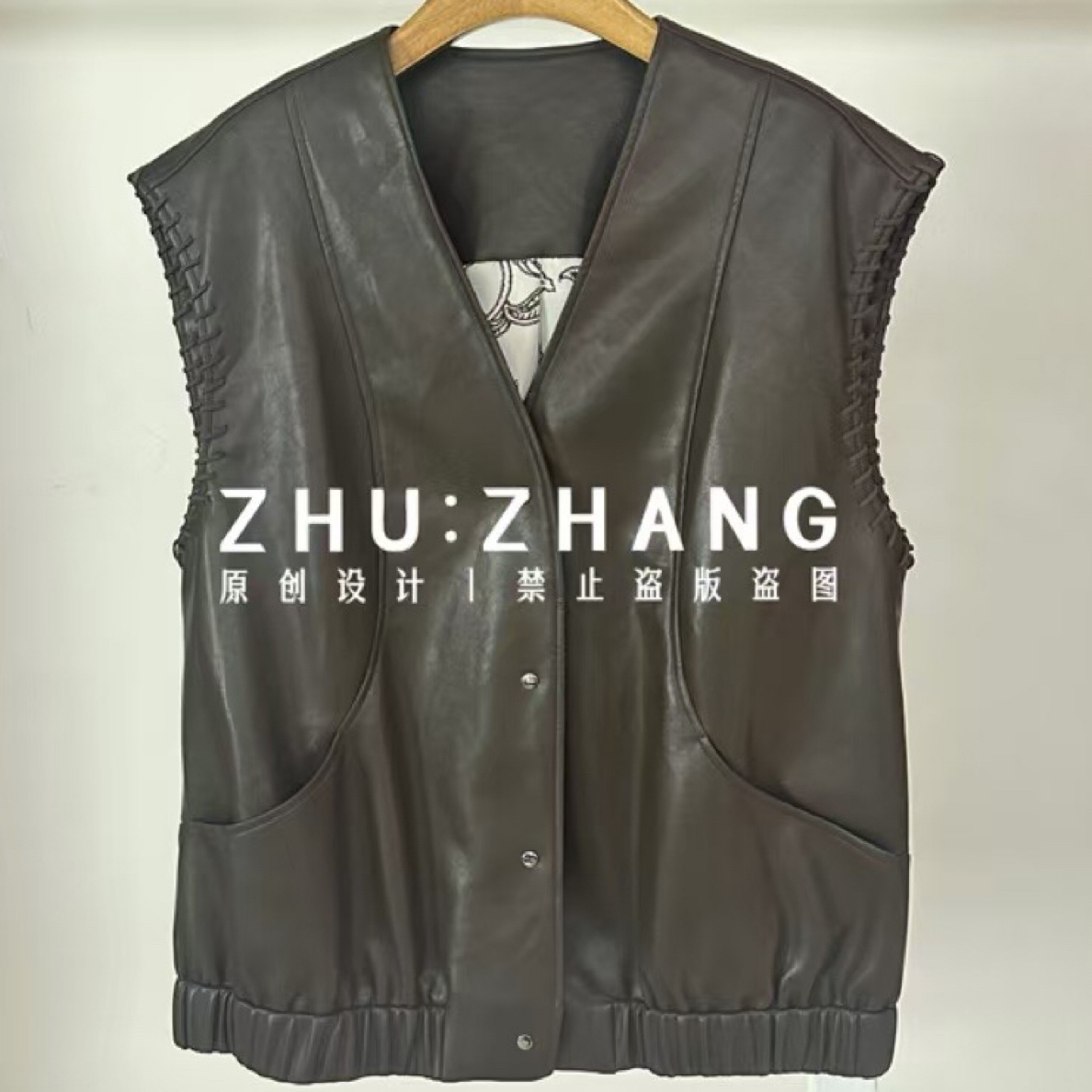 ZHAW21550N 南油秋冬款米白色休闲皮马甲外套