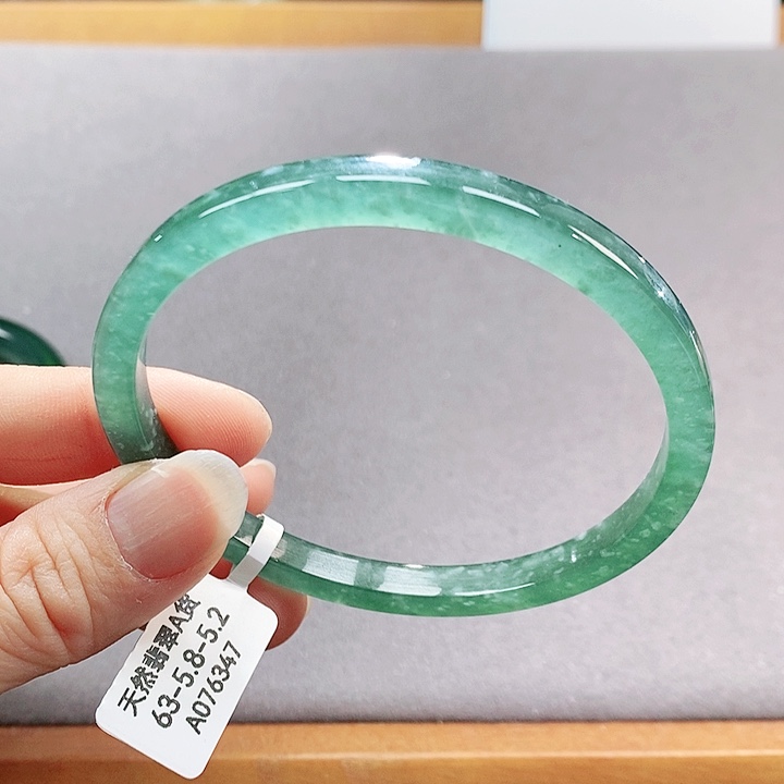 【闪购商品】翡翠手镯（圆镯）未镶嵌